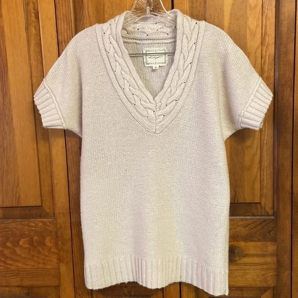 Kenzie Mixed Fabric Cable Knit Pink V-neck Sweater Medium - Picture 2 of 11